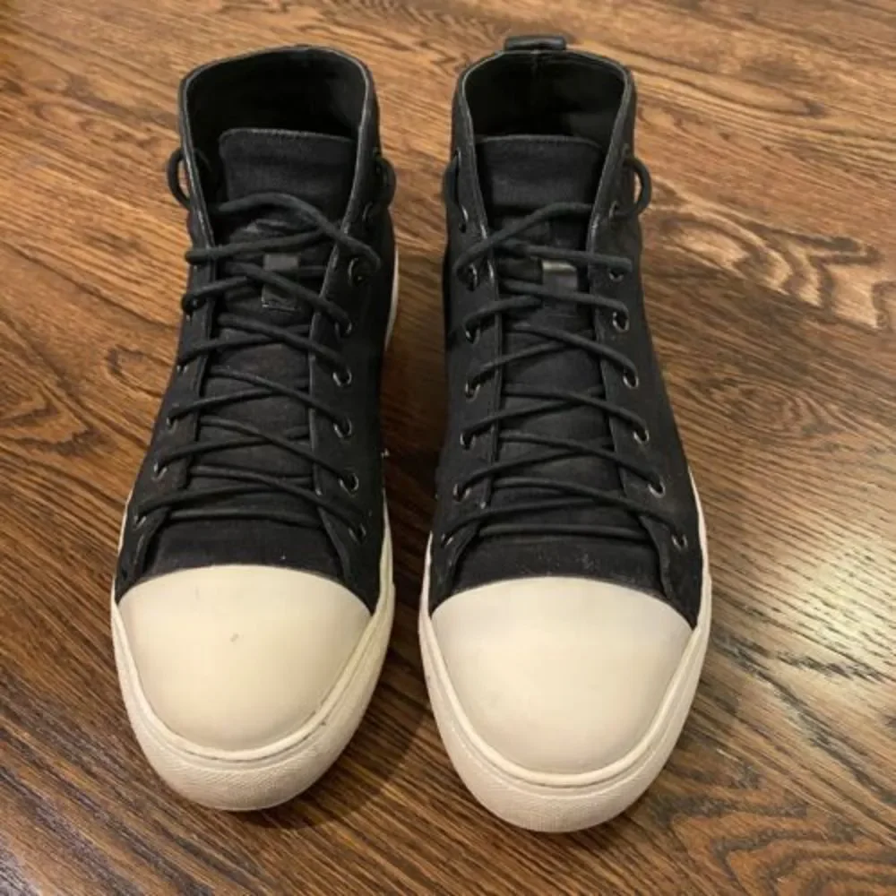 Heutchy Men’s sneaker Shoes‎ Size 9 Black Canvas